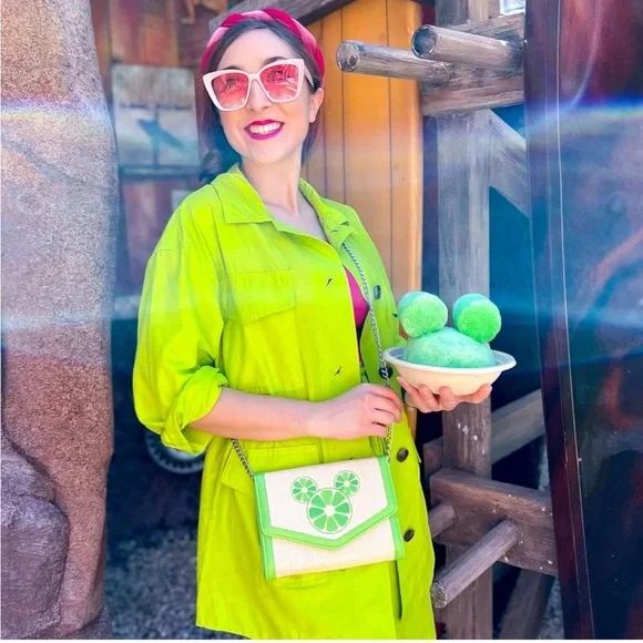 Disney Lime Green Women's crossbody w/silver strap 🍋‍🟩🍋‍🟩🍋‍🟩🍋‍🟩 - Picture 5 of 5